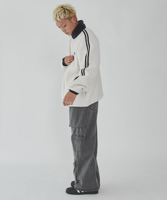 オフホワイト モデル：178cm L着用