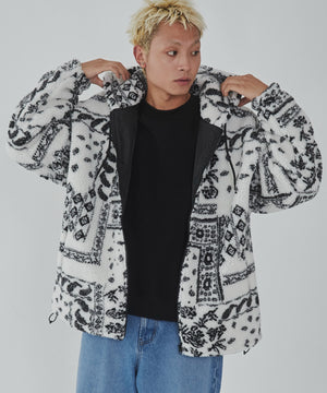 ホワイト モデル：178cm L着用