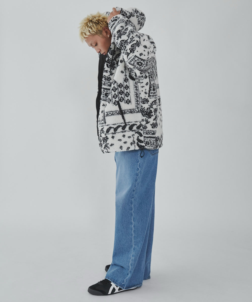 ホワイト モデル：178cm L着用