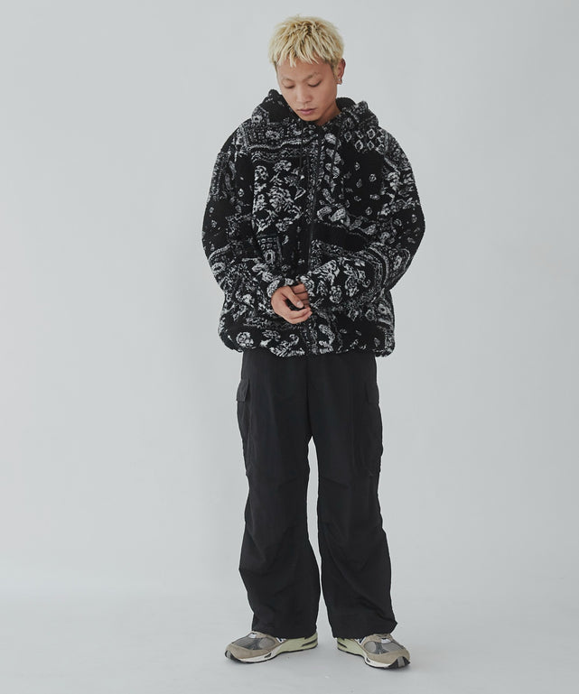 ブラック モデル：178cm L着用