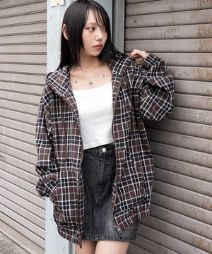 ブラウンチェック　モデル：159cm L着用