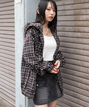 ブラウンチェック　モデル：159cm L着用