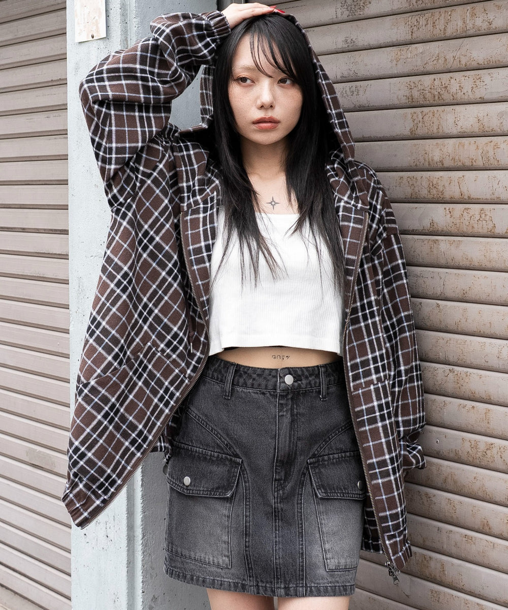 ブラウンチェック　モデル：159cm L着用