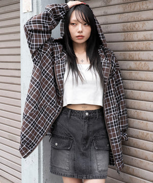 ブラウンチェック　モデル：159cm L着用