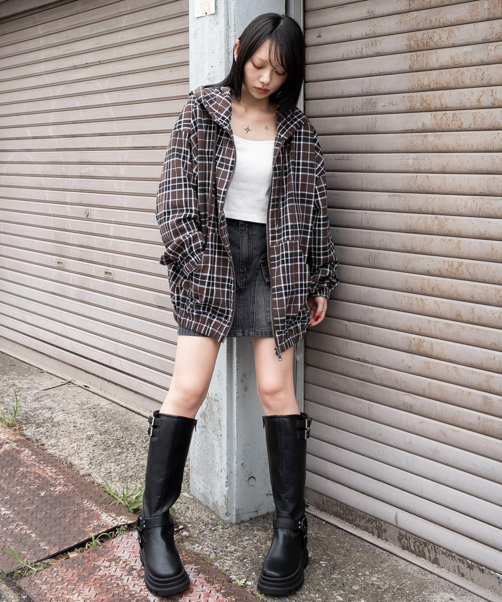 ブラウンチェック　モデル：159cm L着用