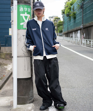 ネイビー モデル：175cm L着用