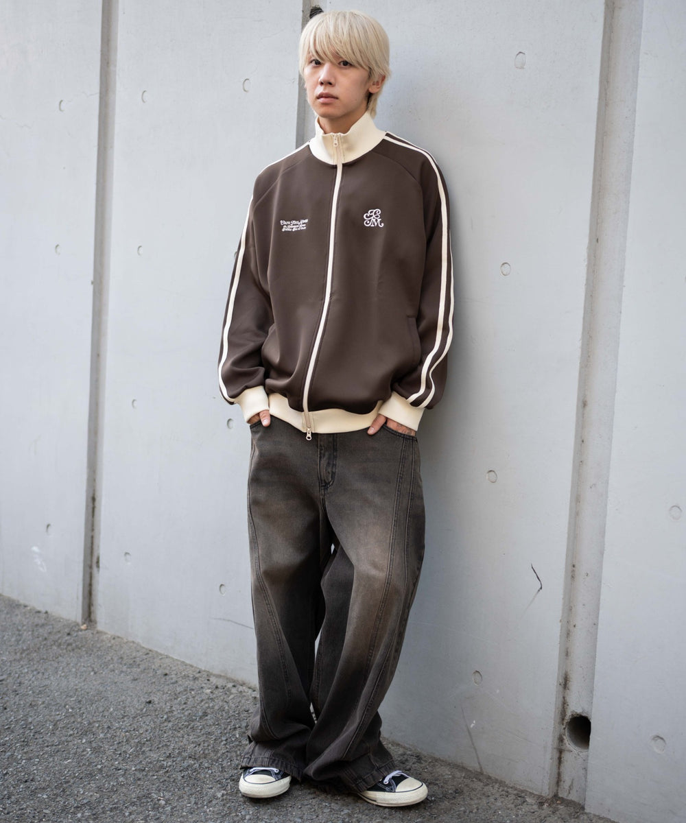 ブラウン モデル：175cm L着用