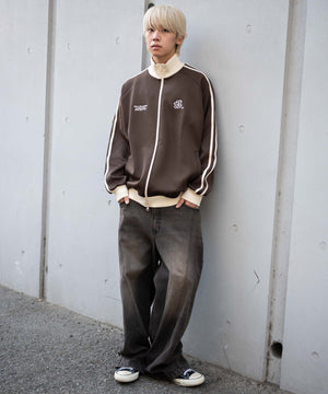 ブラウン モデル：175cm L着用