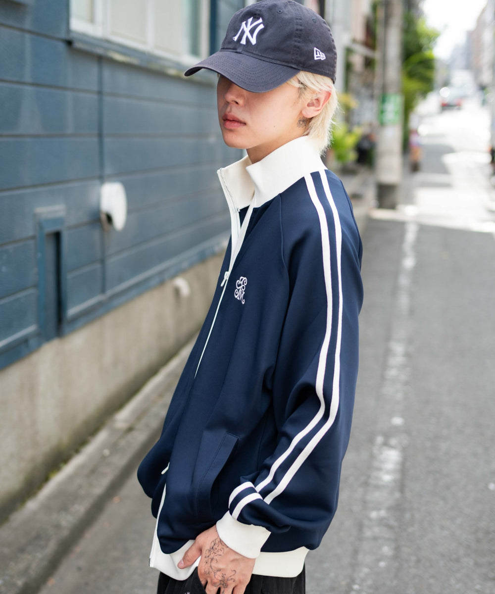 ネイビー モデル：175cm L着用