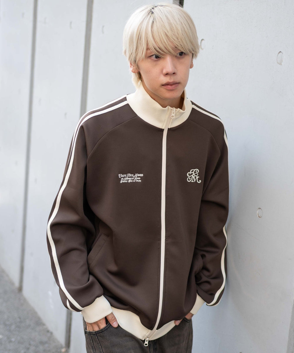 ブラウン モデル：175cm L着用