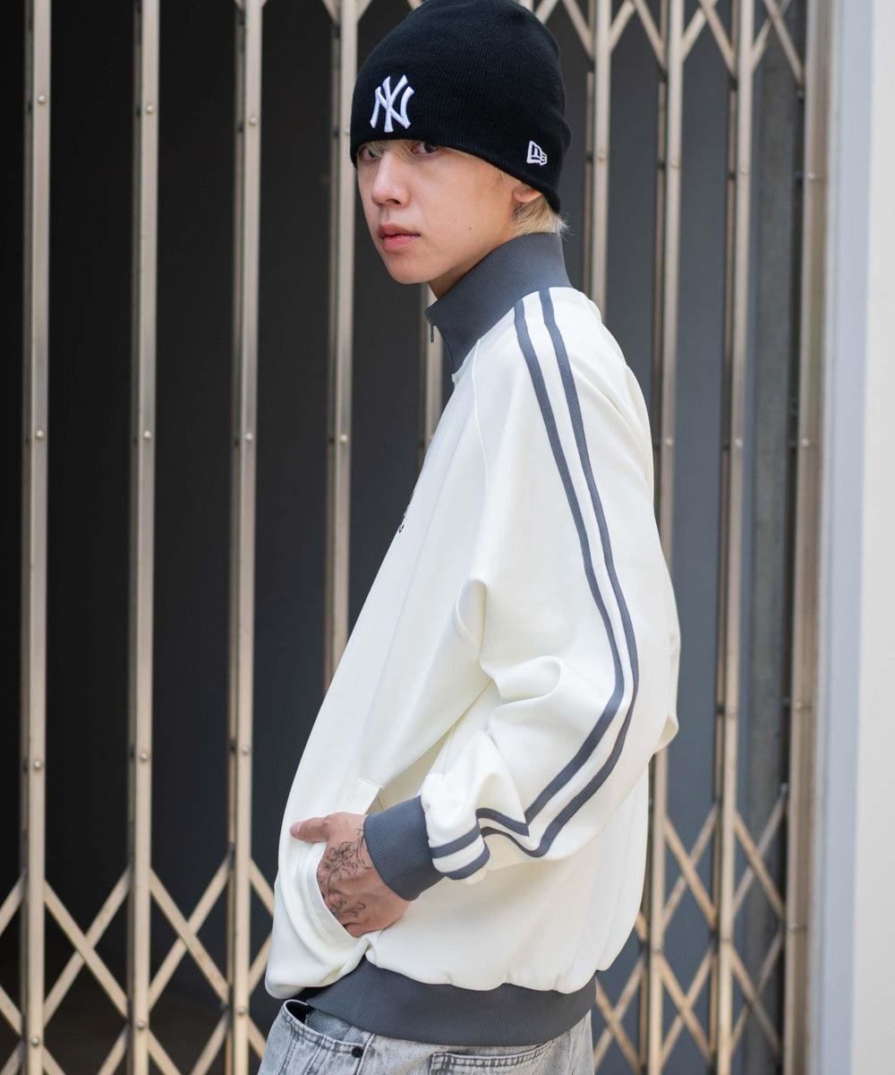 オフホワイト モデル：175cm L着用