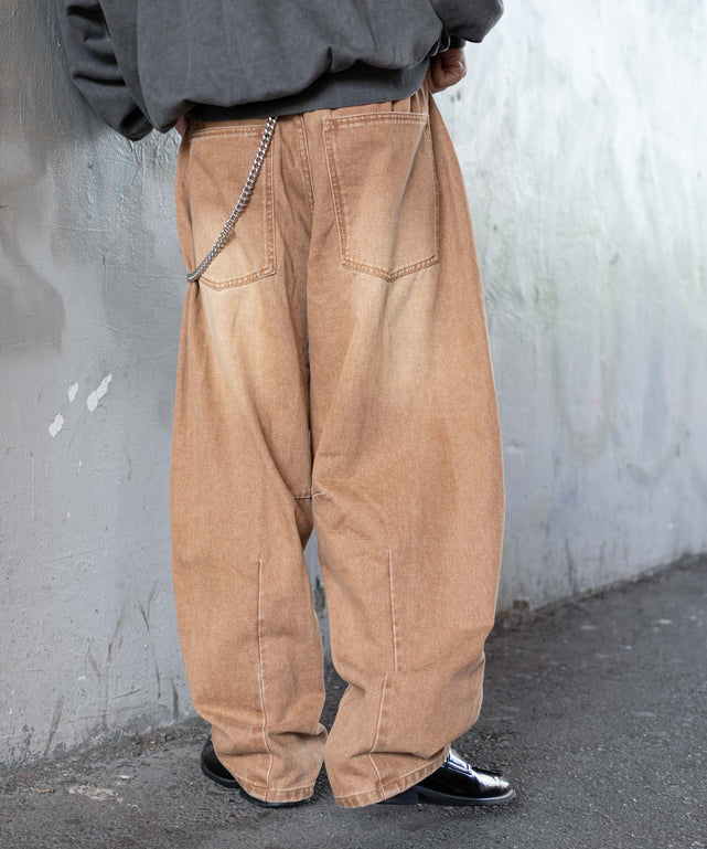 ブラウン モデル：175cm L着用