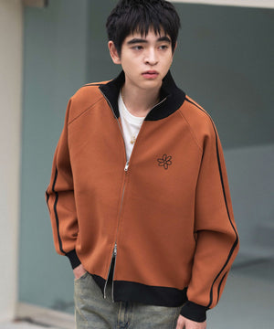 オレンジ モデル：180cm L着用