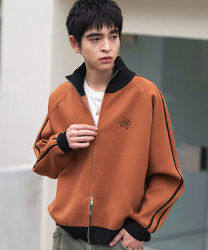 オレンジ モデル：180cm L着用