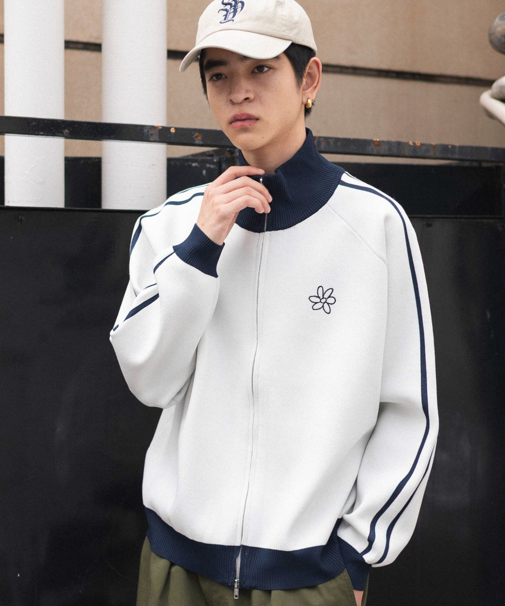 ホワイト モデル：180cm L着用