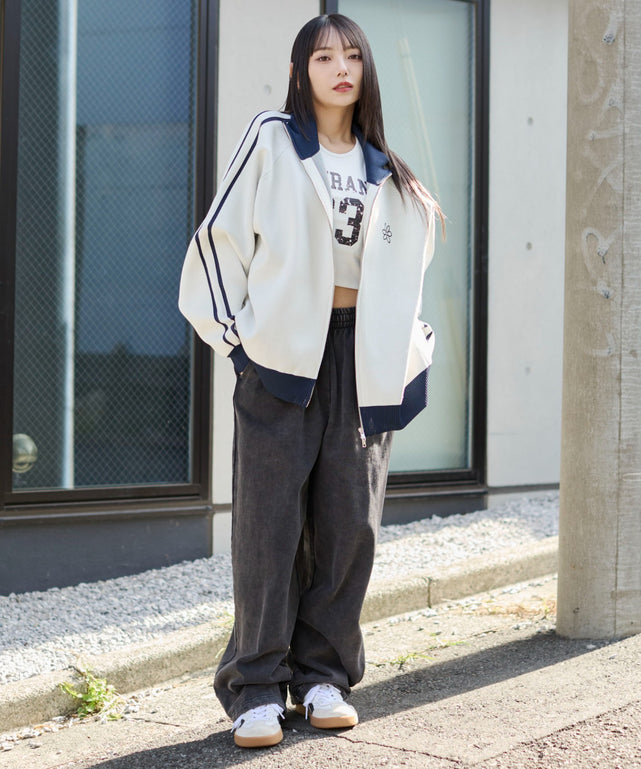 ホワイト　モデル：159cm L着用