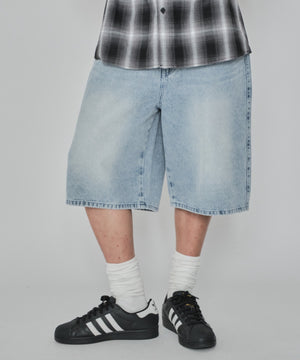 デニム淡 モデル：178cm L着用