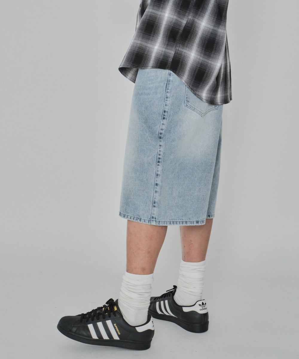 デニム淡 モデル：178cm L着用