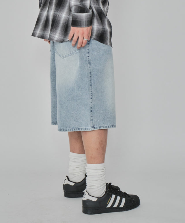 デニム淡 モデル：178cm L着用