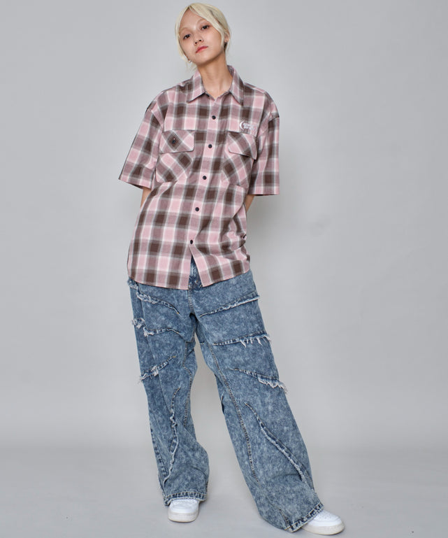 ピンク モデル：172cm M着用