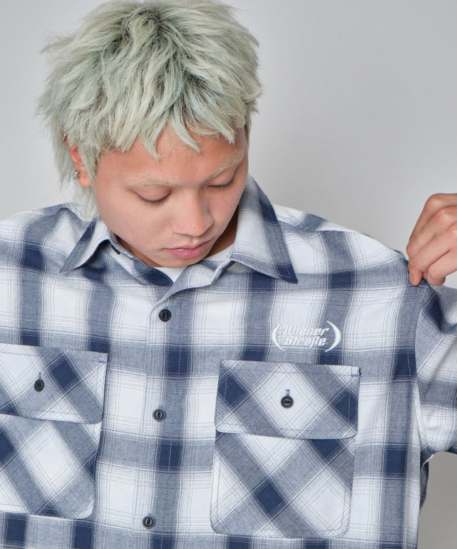 ネイビー モデル：178cm L着用