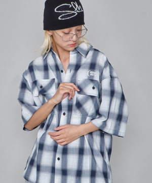 ネイビー モデル：172cm M着用