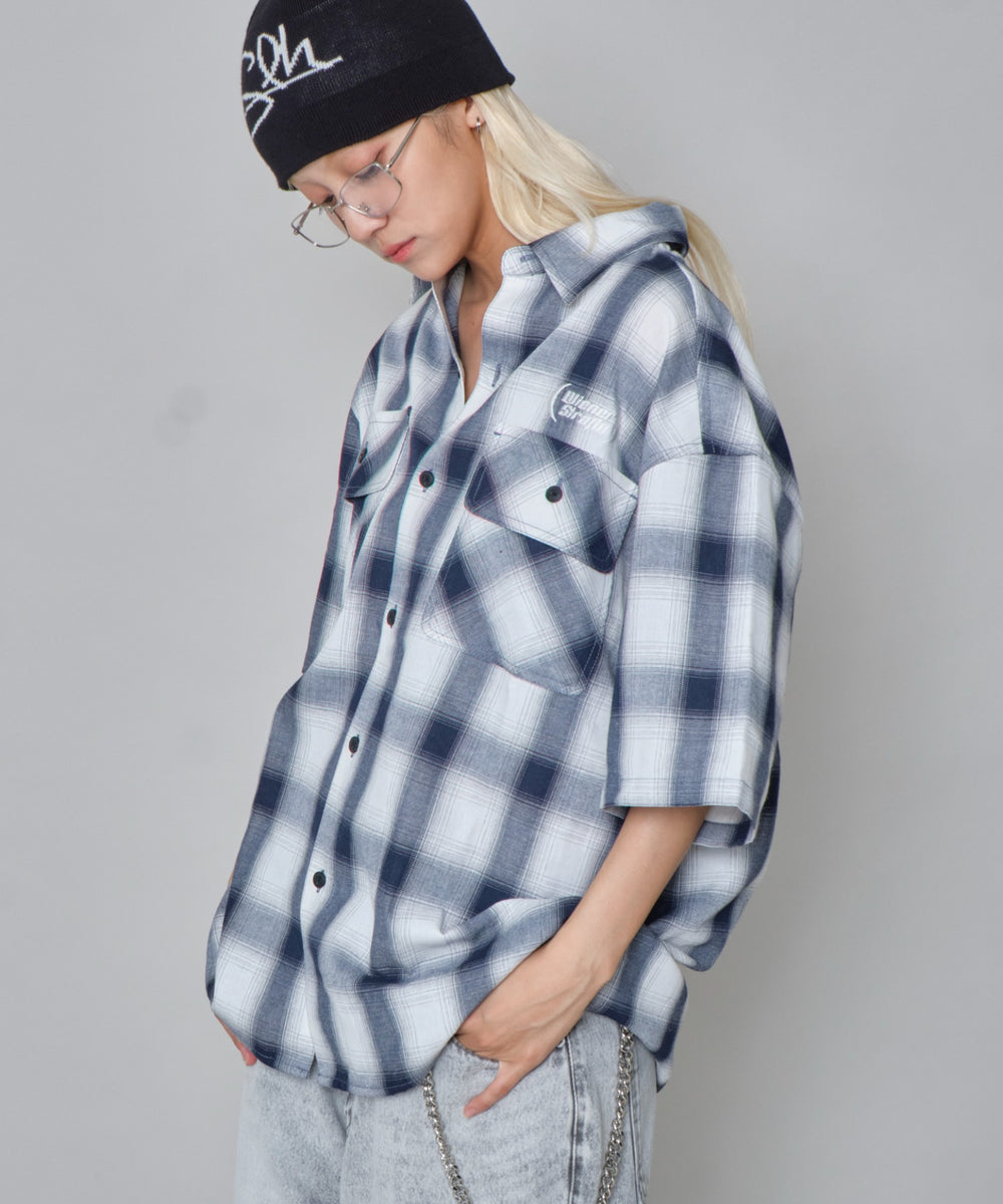 ネイビー モデル：172cm M着用