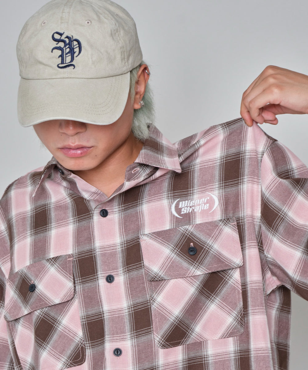 ピンク モデル：178cm L着用