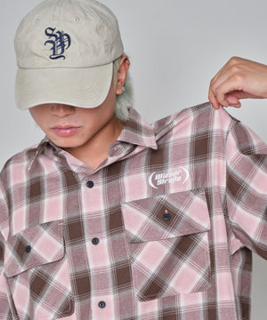 ピンク モデル：178cm L着用