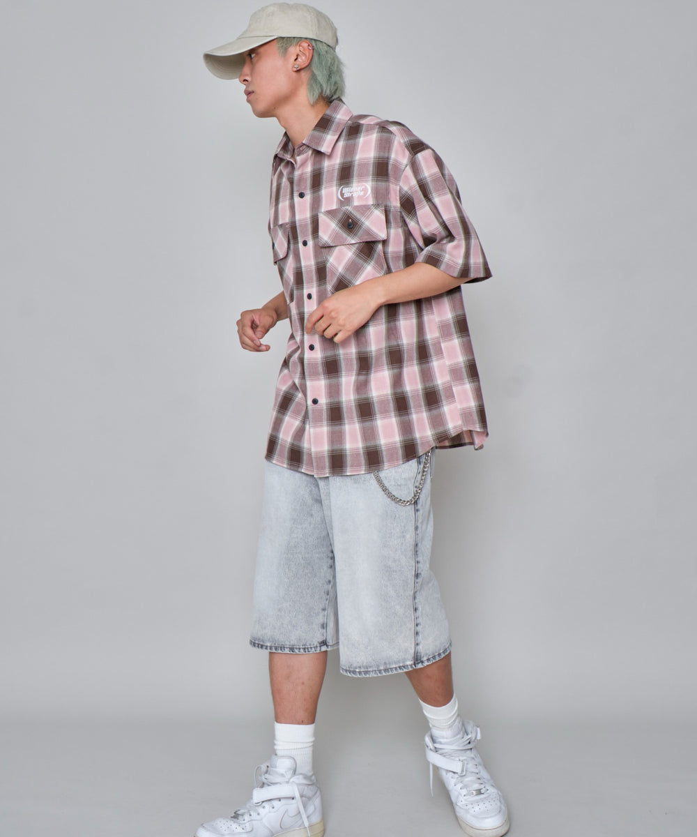 ピンク モデル：178cm L着用