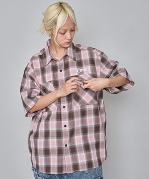 ピンク モデル：172cm M着用