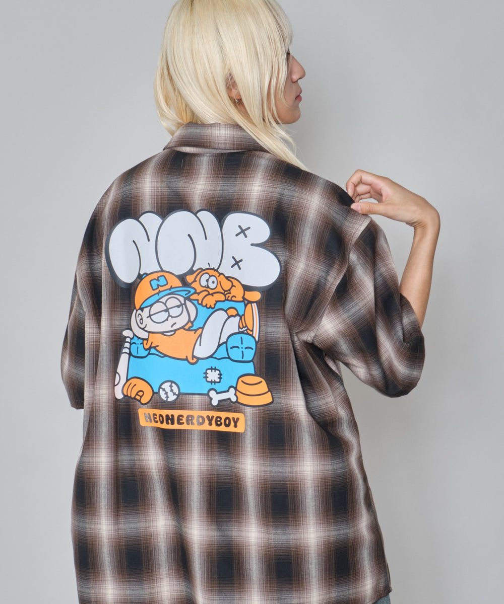 ブラウンチェック１ モデル：172cm M着用