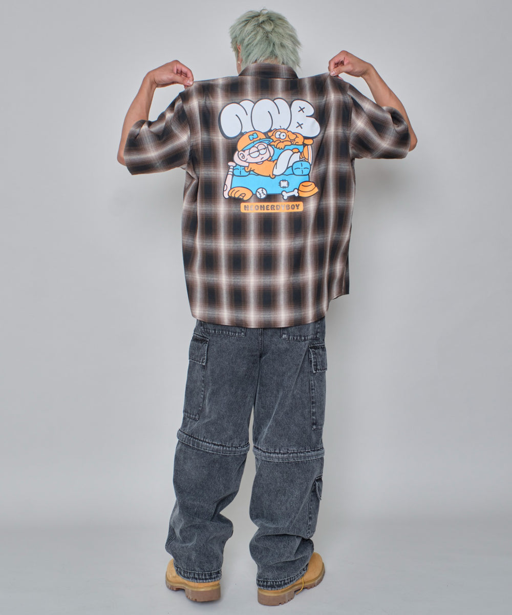 ブラウンチェック１ モデル：178cm M着用