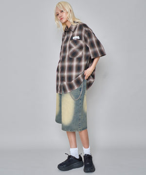 ブラウンチェック１ モデル：172cm M着用