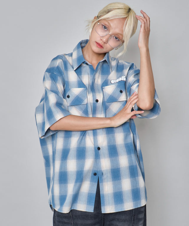 ブルーチェック１ モデル：172cm M着用