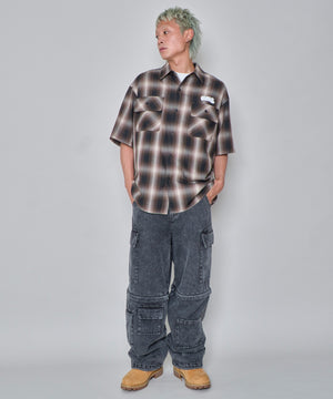 ブラウンチェック１ モデル：178cm M着用