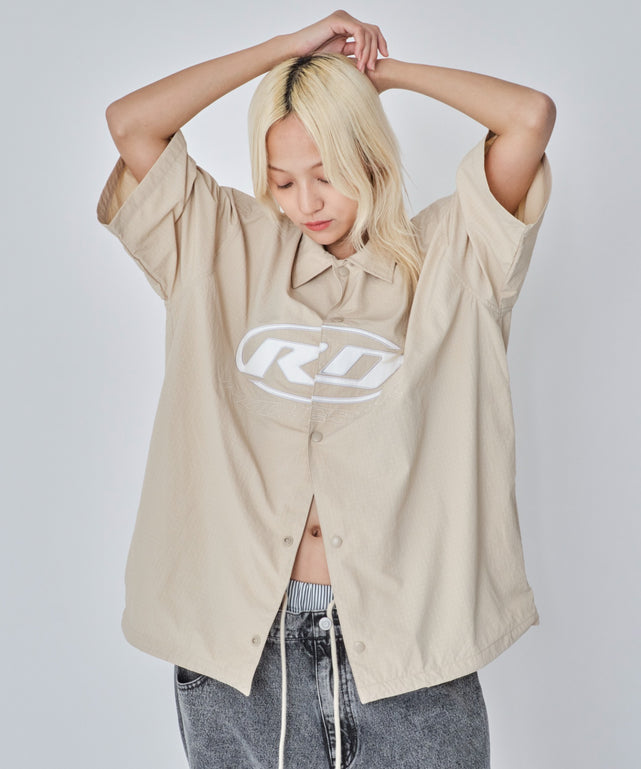 ベージュ　モデル:172cm M着用