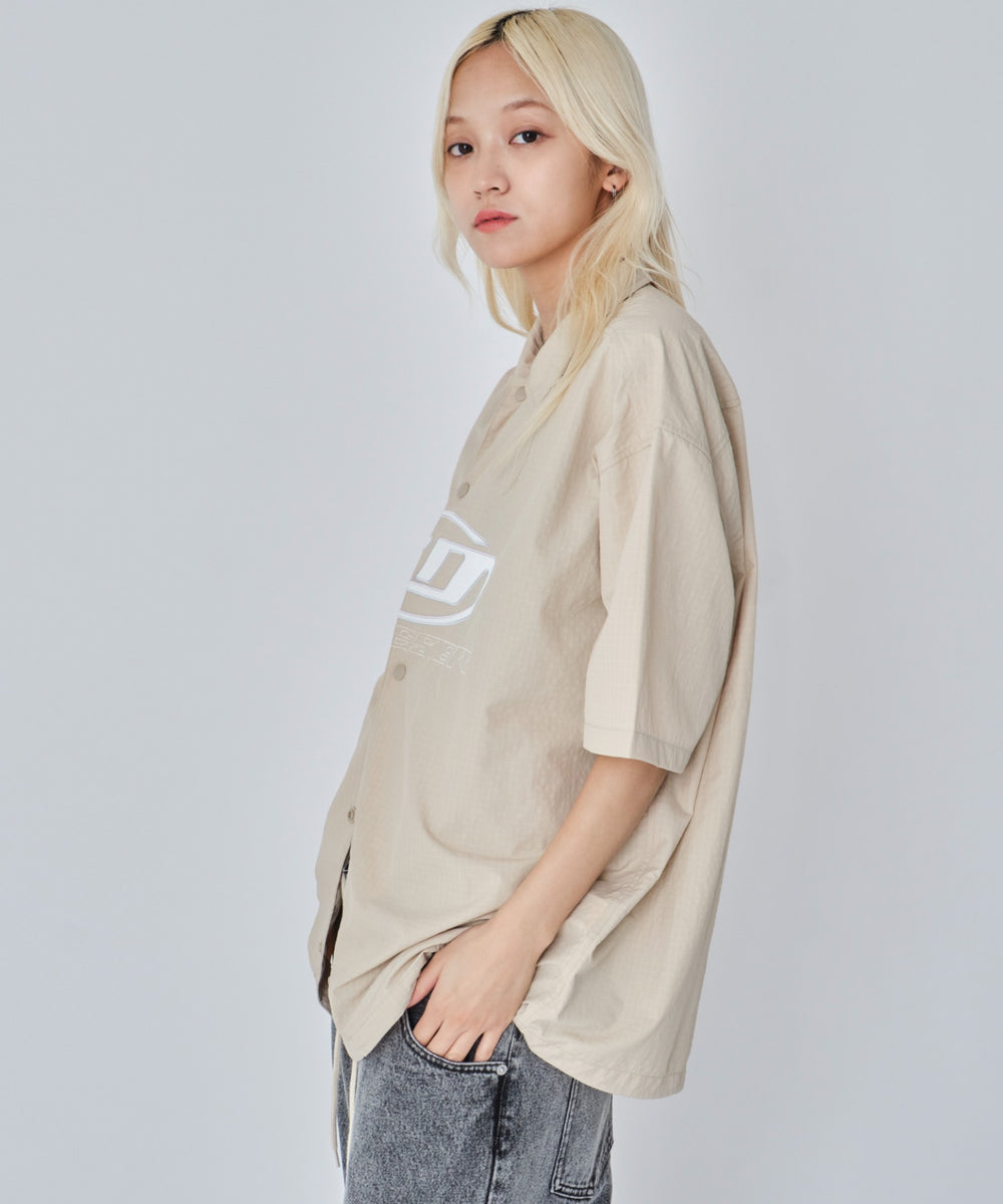 ベージュ　モデル:172cm M着用