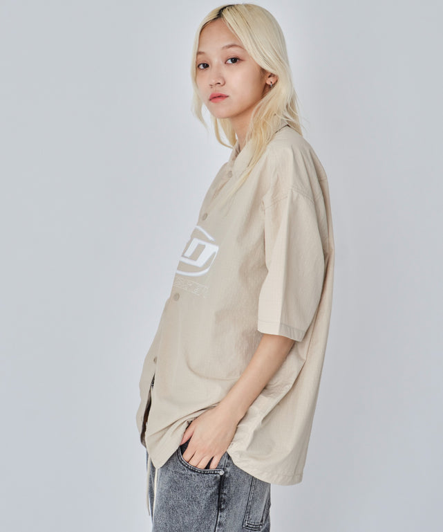 ベージュ　モデル:172cm M着用