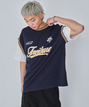 ネイビー　モデル:178cm L着用