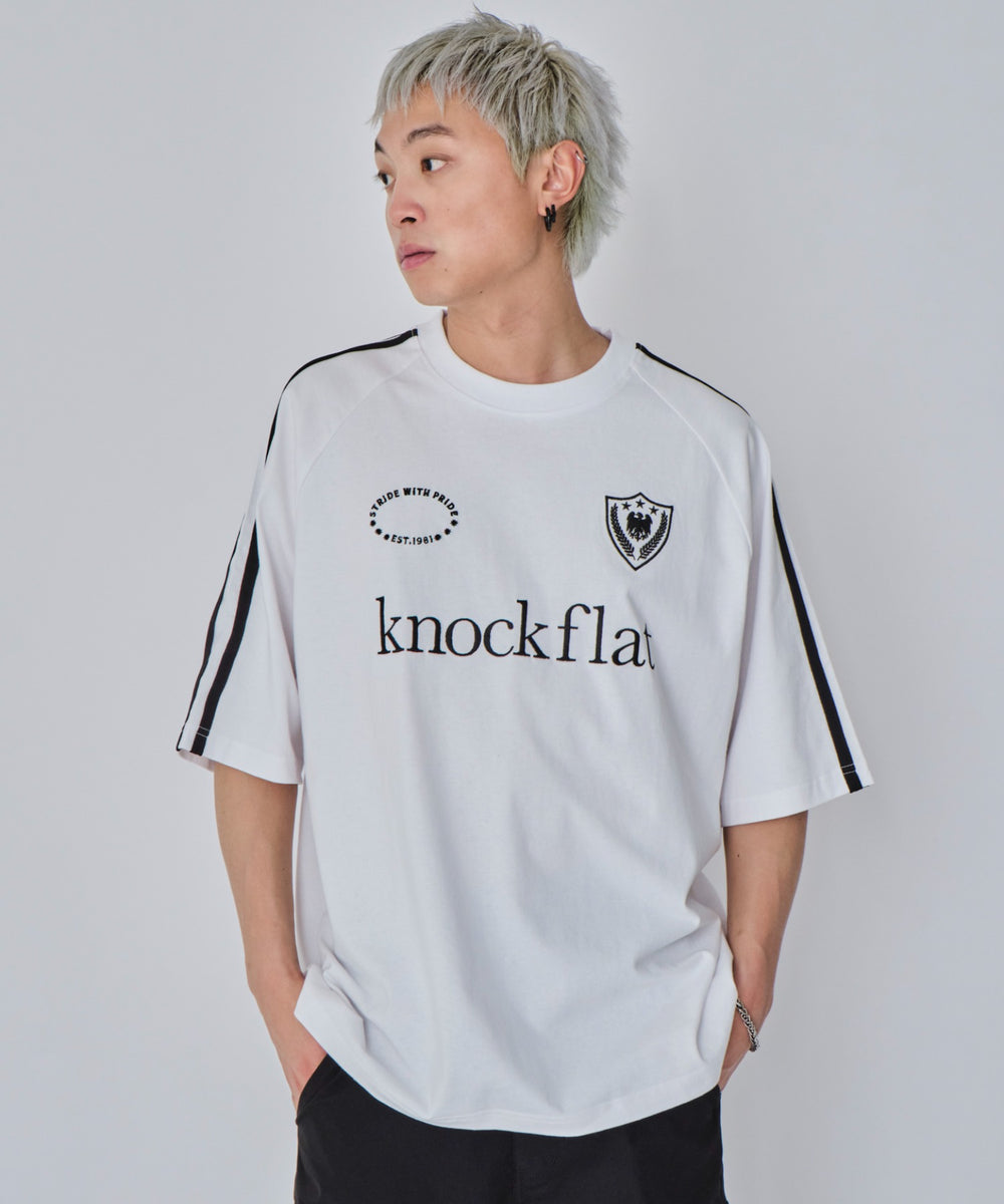 ホワイト　モデル:178cm L着用