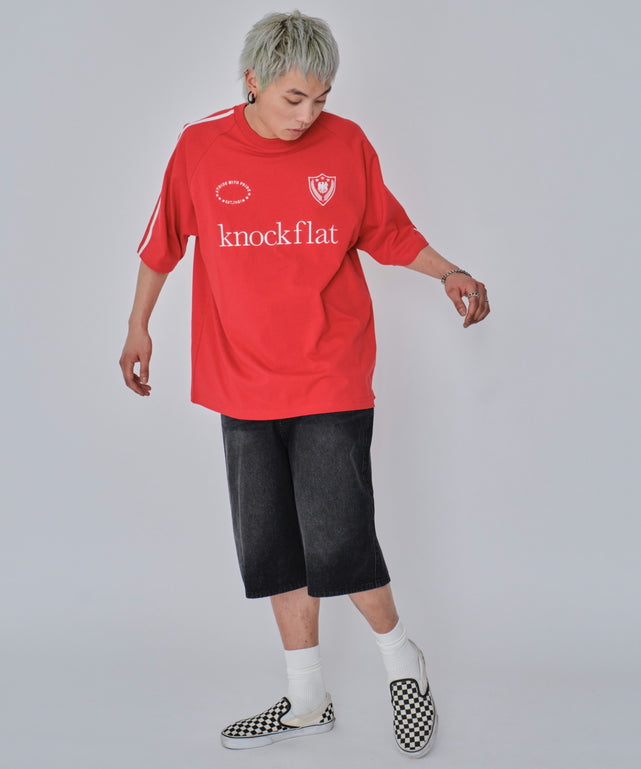 レッド　モデル:178cm L着用