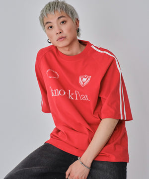 レッド　モデル:178cm L着用