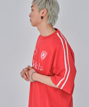 レッド　モデル:178cm L着用