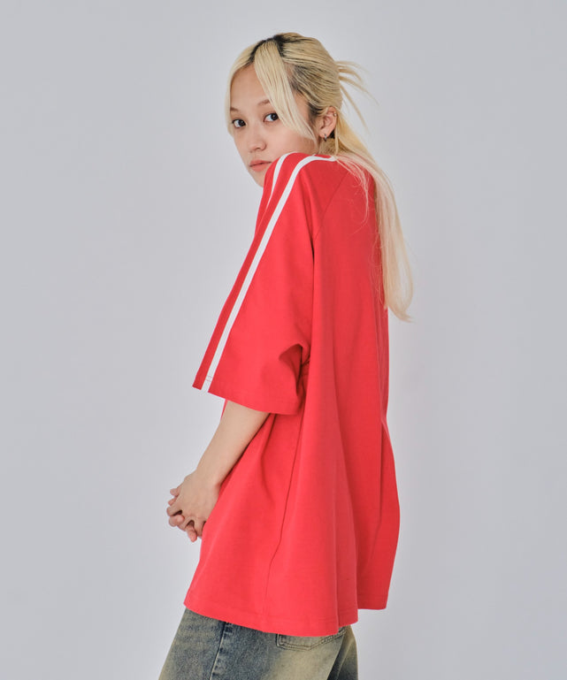 レッド　モデル:172cm L着用