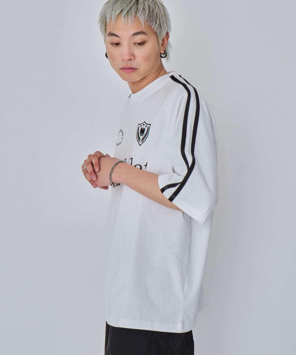 ホワイト　モデル:178cm L着用