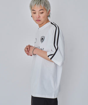 ホワイト　モデル:178cm L着用