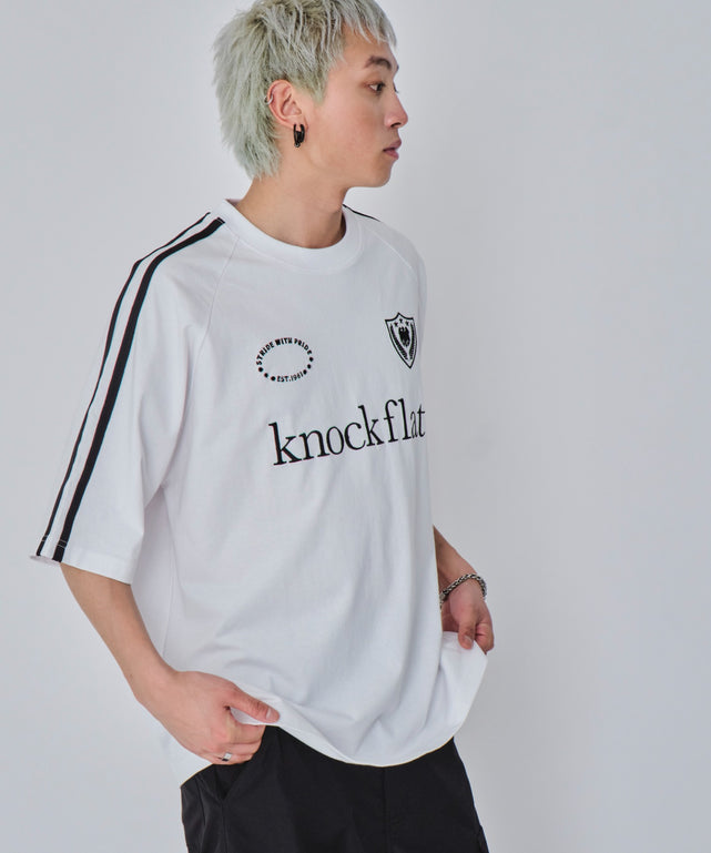 ホワイト　モデル:178cm L着用