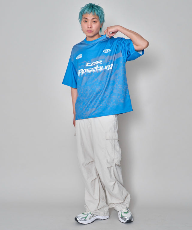 ブルー　モデル：178㎝　L着用