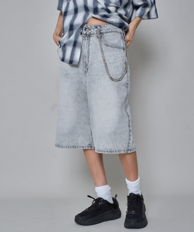 グレー　モデル:172cm M着用